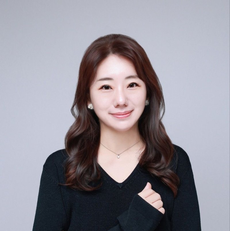 유현정 작가